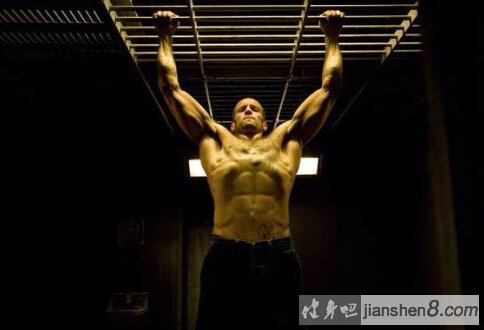 杰森斯坦森凶残肌肉肌肉照,看他是怎么诠释超级狠角色